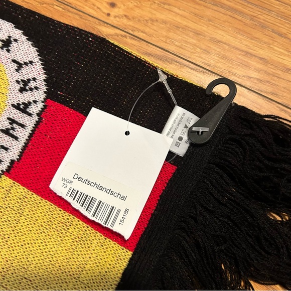 Germany Football Club Soccer Scarf | Black Red Yellow | New with tags - Picture 3 of 4